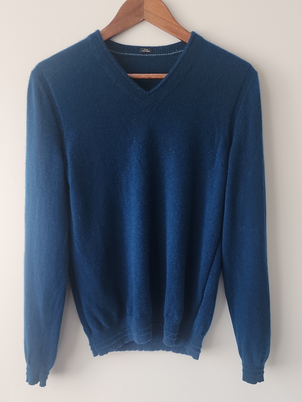 Men's V-Neck Cashmere-Feel Sweater - Deep Blue